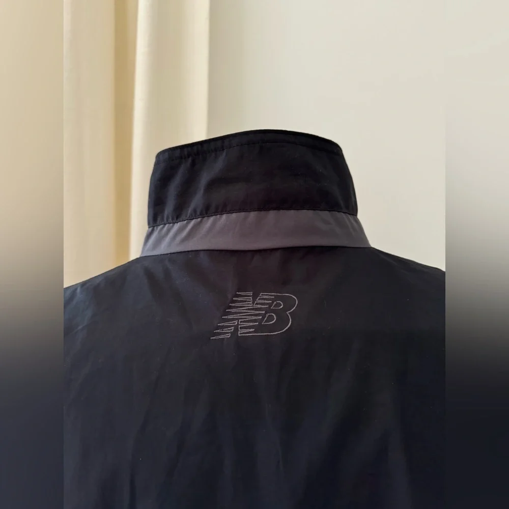 Women’s vintage New Balance windbreaker Jacket - Picture 10 of 16